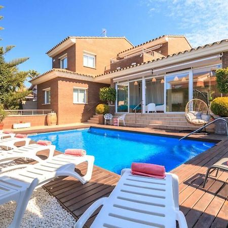 Villa Wine Experience Cambrils - Wine, Art & Games エクステリア 写真
