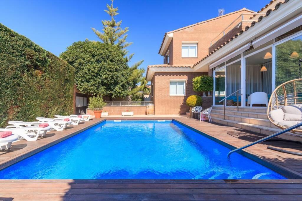 Villa Wine Experience Cambrils - Wine, Art & Games エクステリア 写真