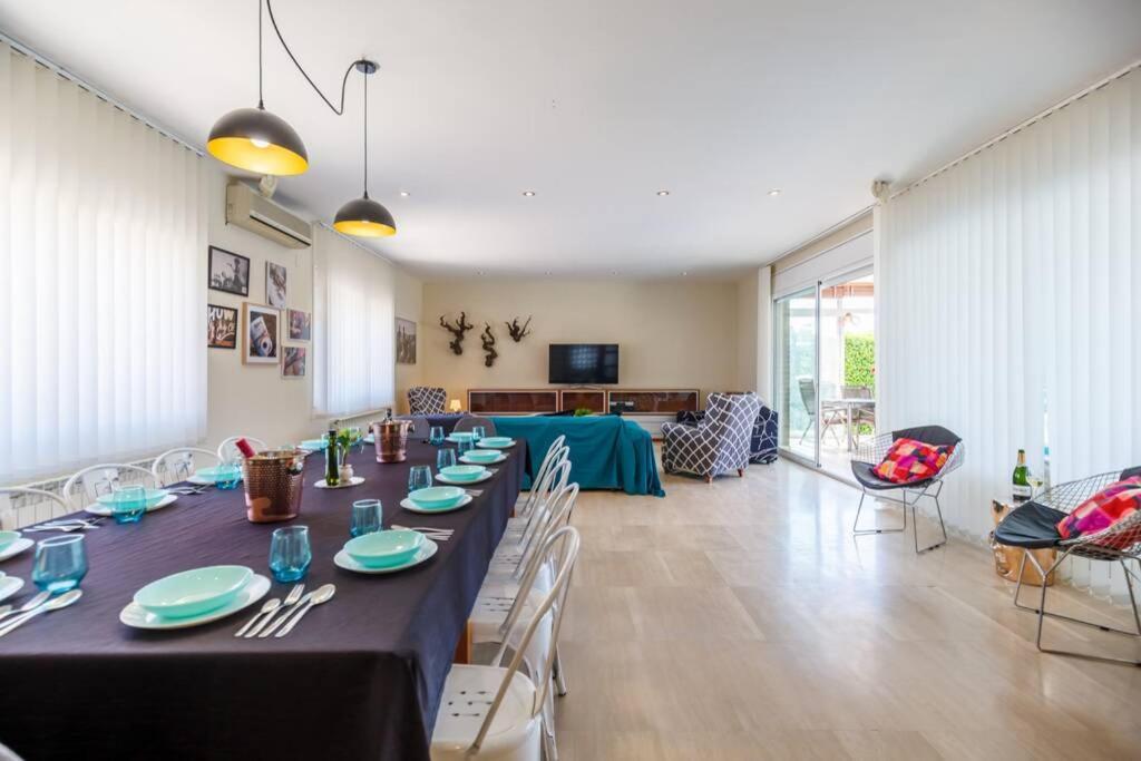 Villa Wine Experience Cambrils - Wine, Art & Games エクステリア 写真